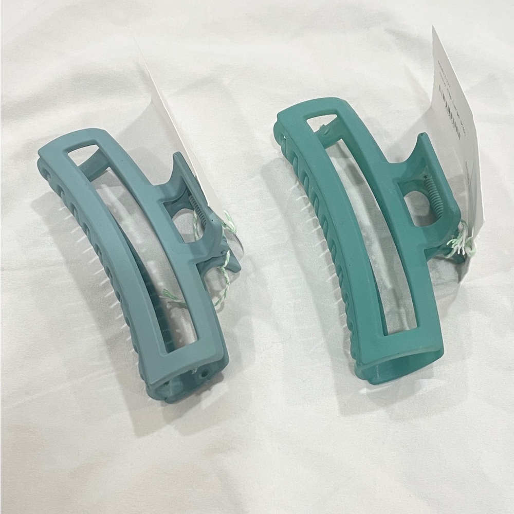 2 Claw Clips Matte Blue And Green Rectangle Y2K 90s Medium Size